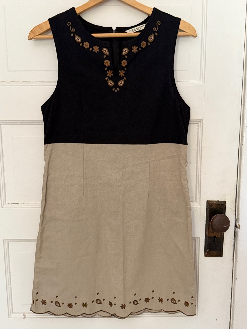 Vintage Linen Beige and Black ColorBlock Embroidered Floral Dress Women's size M